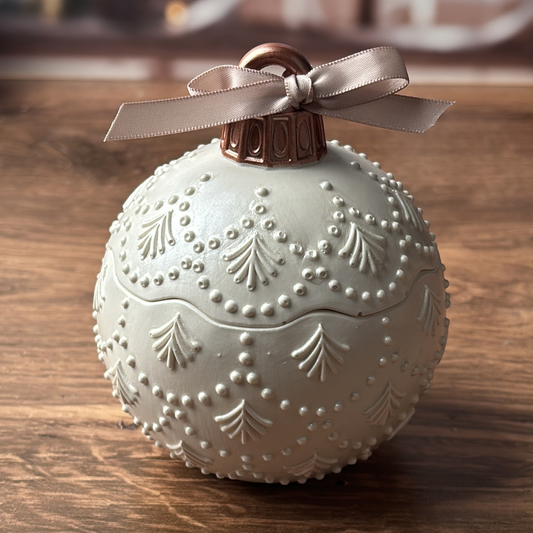 Gilded Lace Ornament Candle